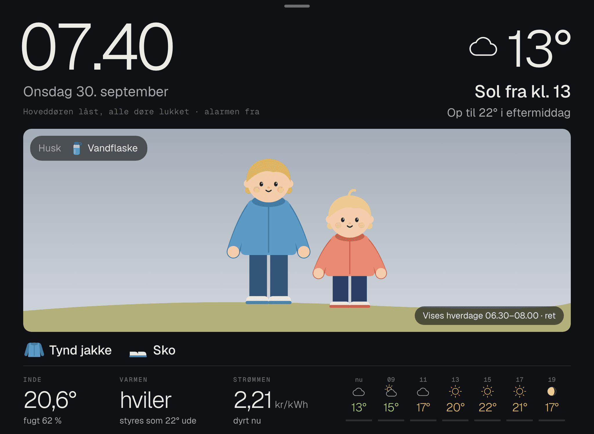 To børn i tynde jakker under en grå septemberhimmel, klokken 07.40.